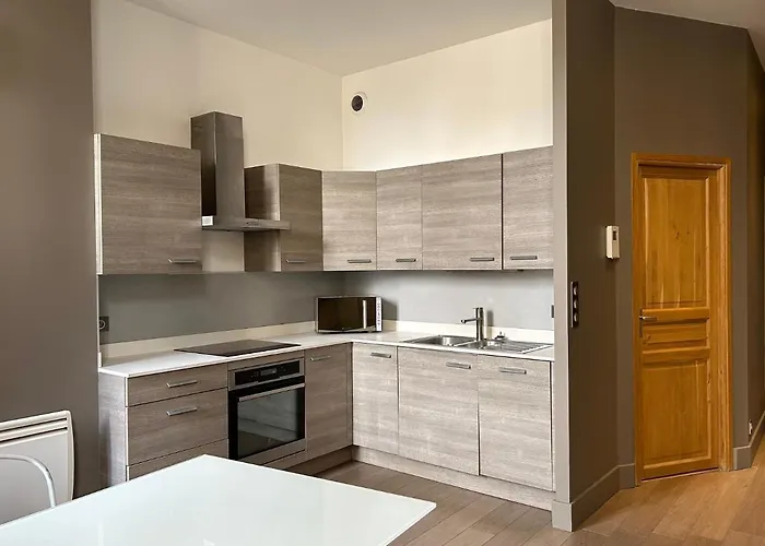 Wonderful T3 In Old Town Appartamento